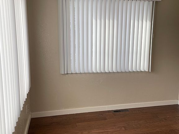 Living room/ Dinning area 2