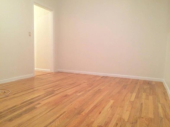 5th image of 2565 Colden Ave APT 1F