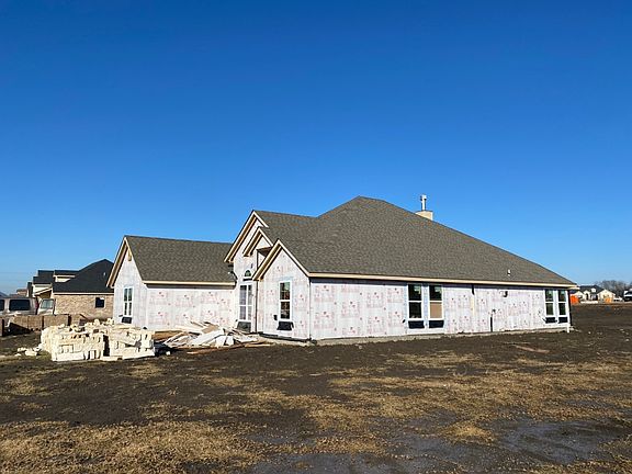 2nd image of 101 Cottonwood Ct