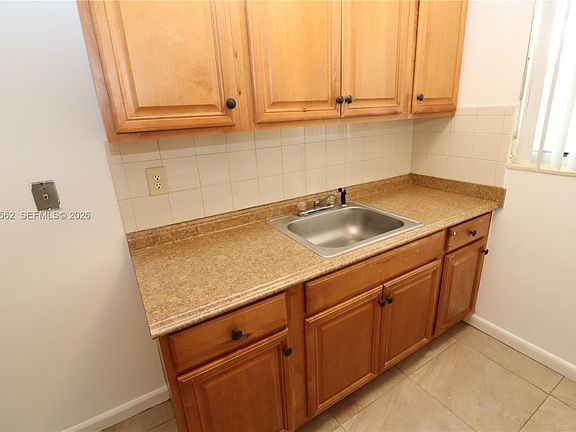 5th image of 1708 N 16th Ave APT 2