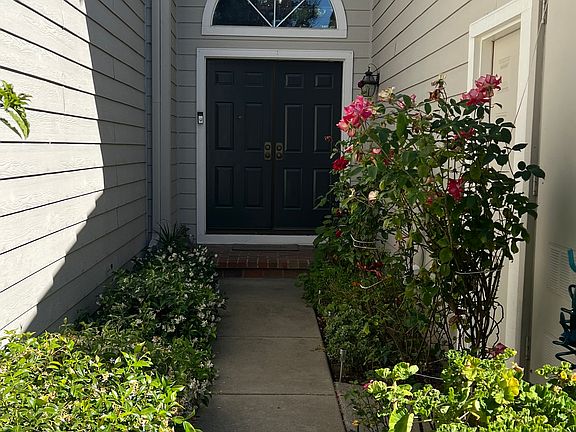 2nd image of 7413 Rolling Hills Cir