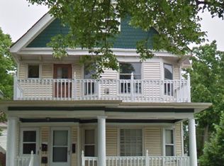 1106 E Clarke St UPPR 2, Milwaukee, WI 53212