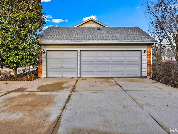 4th image of 15142 Highcroft Dr