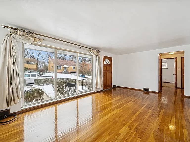 1st image of 2107 Lynwood Dr #36D