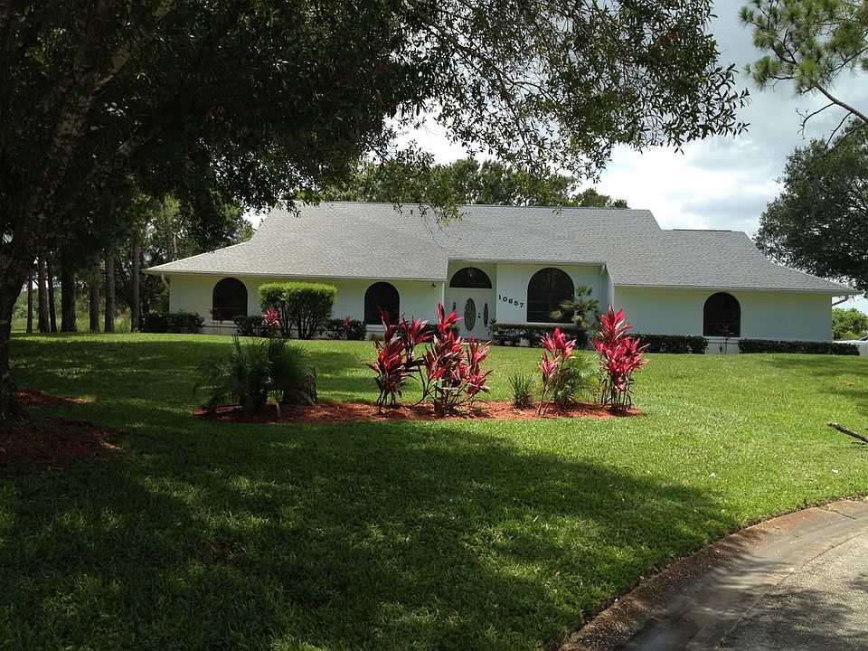 1 Acre with water view!