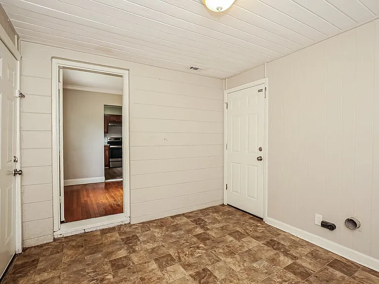 2615 Ligustrum Rd — Photo 9