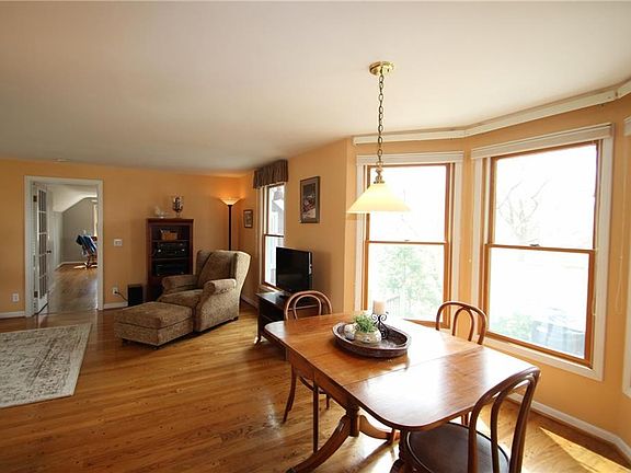 5th image of 18 Highland Dr