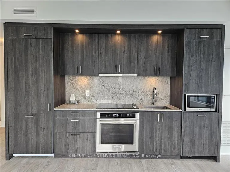 470 Front St W #1312 — Photo 2
