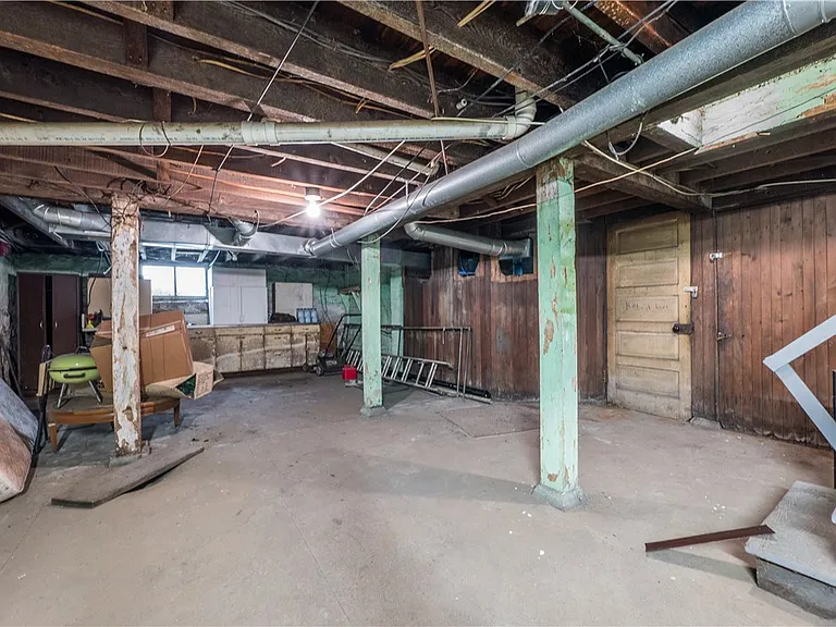360 Duncan Ave — Photo 12