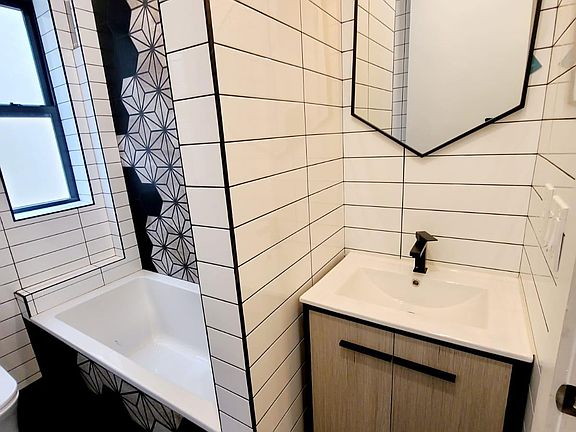 3rd image of 1485 Fulton Ave #54