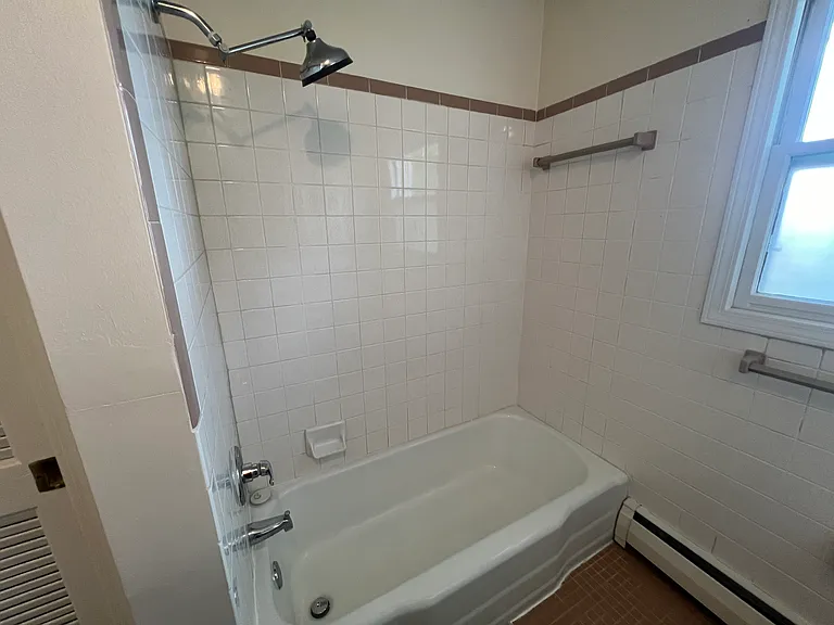 855 N Madison Ave #2 — Photo 16