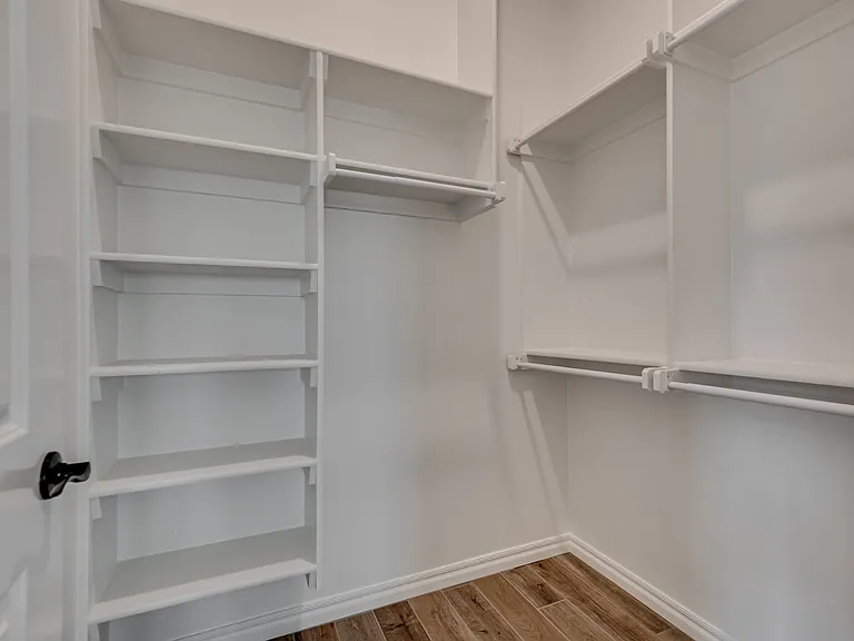 3241 Mangrove Dr — Photo 17