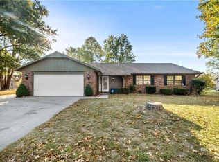 2510 W Beau Dr, Rogers, AR 72758