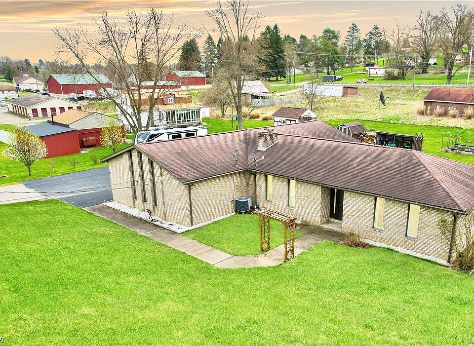 1st image of 120 Rainbow Dr