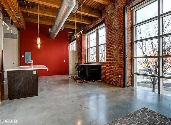 4th image of 136 Main # 204 St