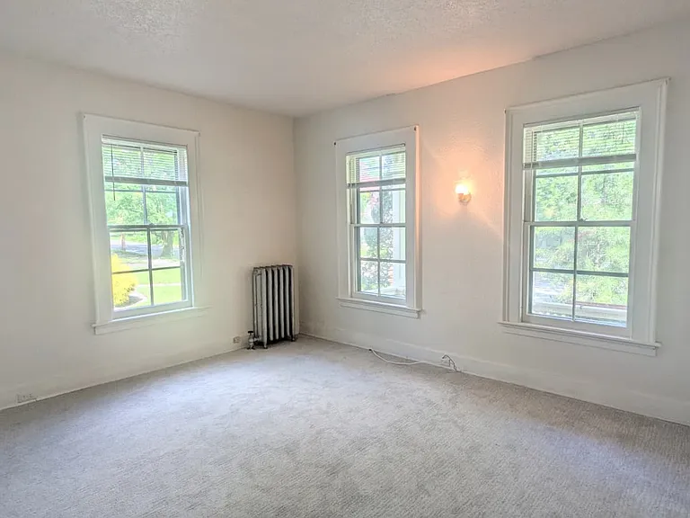12 N Elm St — Photo 16