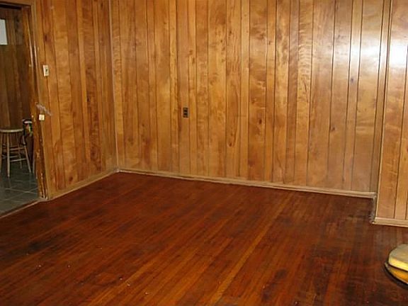 4th image of 208 Carmen Dr