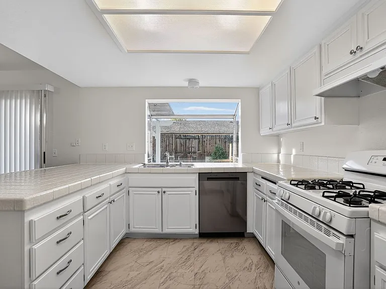 705 Desert Calico Dr — Photo 8