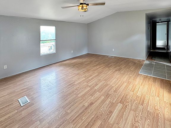 3rd image of 173 Jane Ln