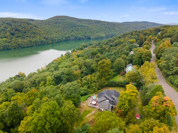 14 Squantz View Drive, New Fairfield, CT 06812