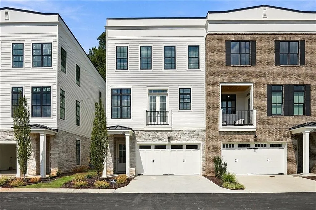 4 bed, 3.5 bath, 3075 sqft, $9,900 — Photo 1
