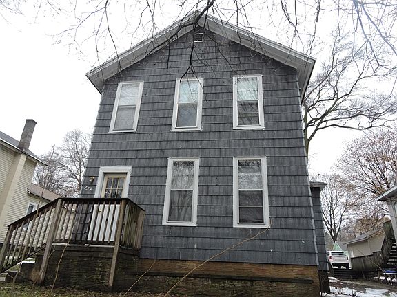 3rd image of 733 Clancy Ave NE
