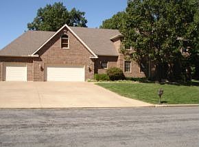 2nd image of 210 S Woodmont Dr