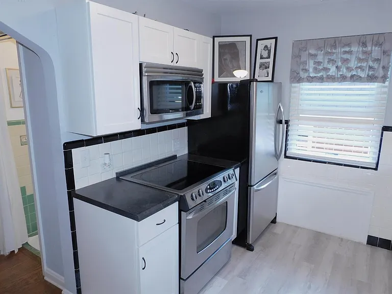 851 Kreis Ln #1 — Photo 8