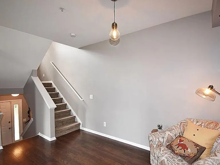1299 Chestnut Ln — Photo 14