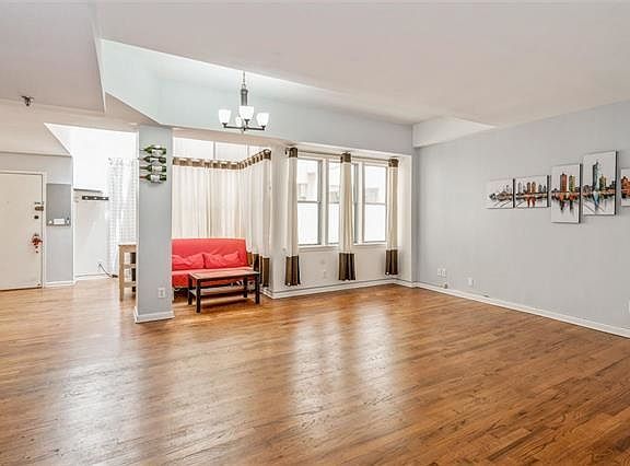 3rd image of 357 Varick St APT 429B