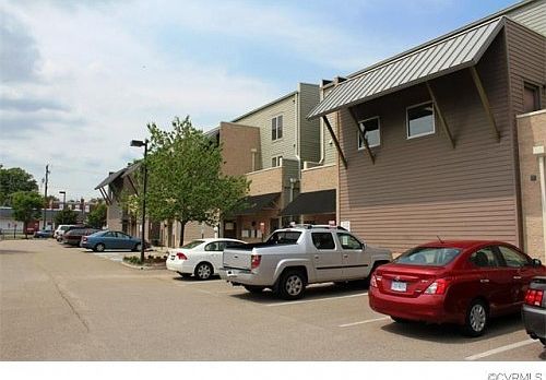 4th image of 1913 W Cary St Unit A