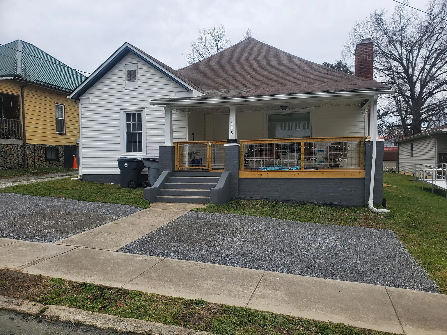 1119 Hill St — Photo 1