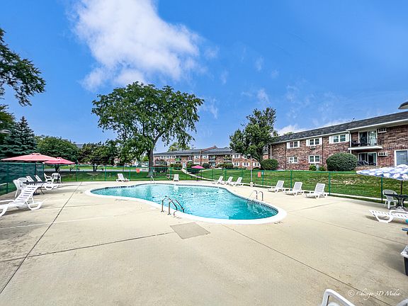 3rd image of 2331 Ogden Ave APT 11