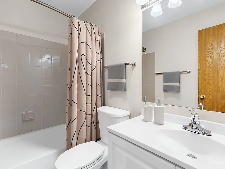 Cinnamon Ridge Apartments — Photo 19
