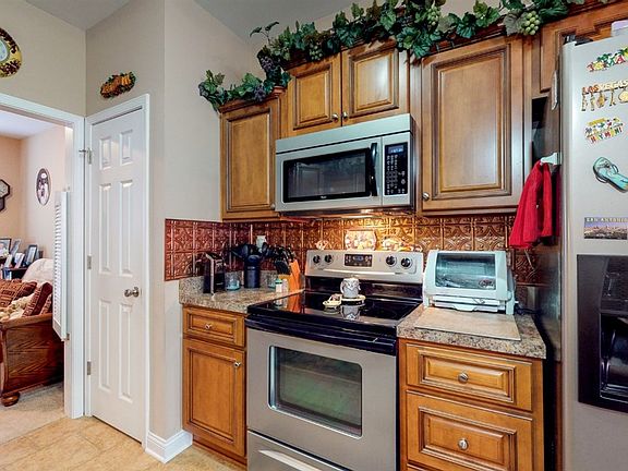 4th image of 617 Napa Valley Ct