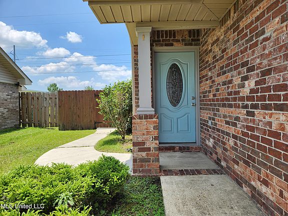2nd image of 17349 Palm Ridge Dr