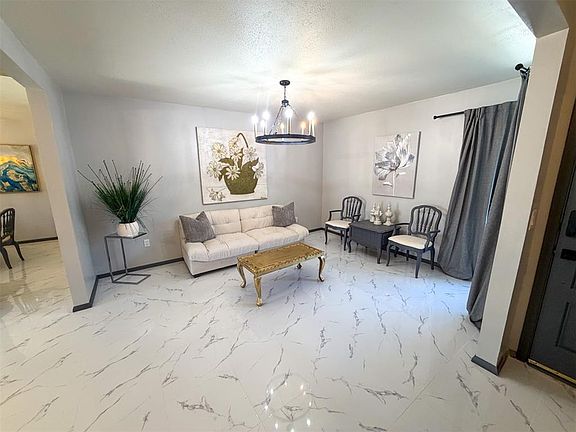 4th image of 1518 Cinderella Ave