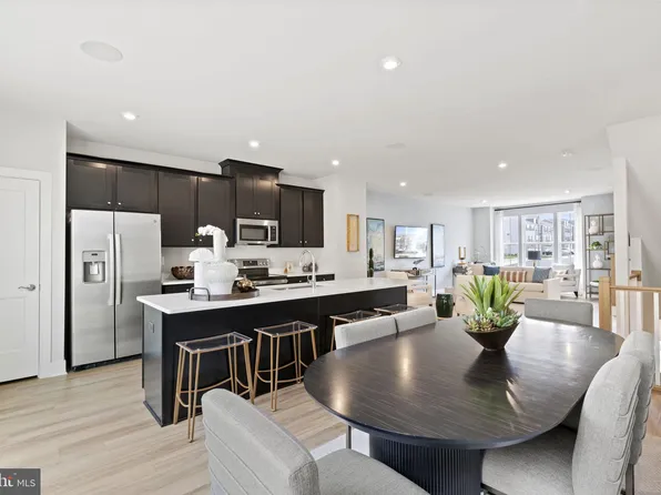 10626 Sheffield Glen Ln, Manassas, VA 20112