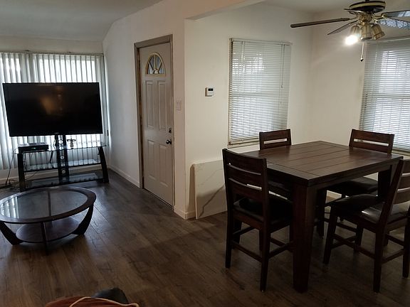 3rd image of 2153 Findlay Ave