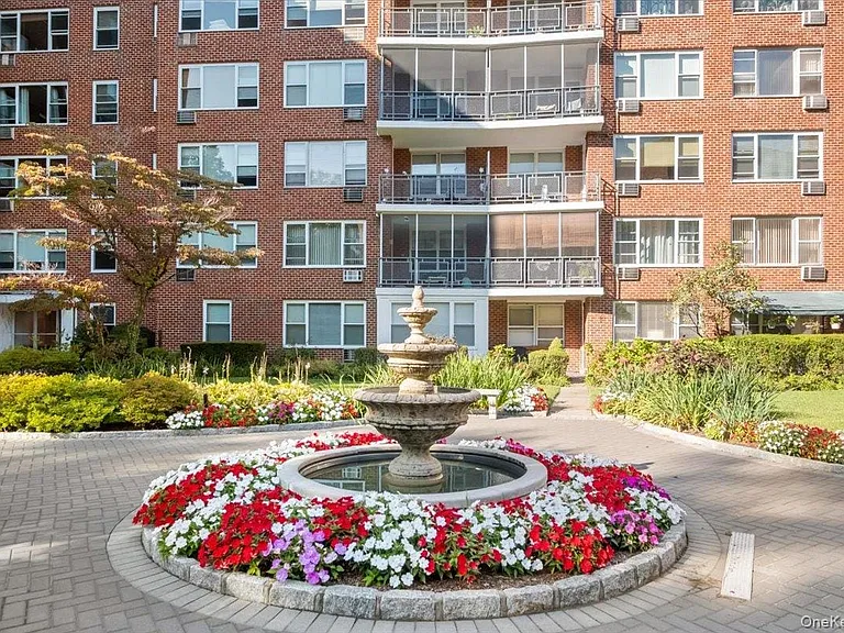 281 Garth Rd #C2H — Photo 2