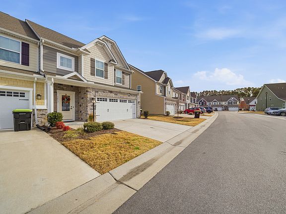3rd image of 1617 Catbird Ln #1