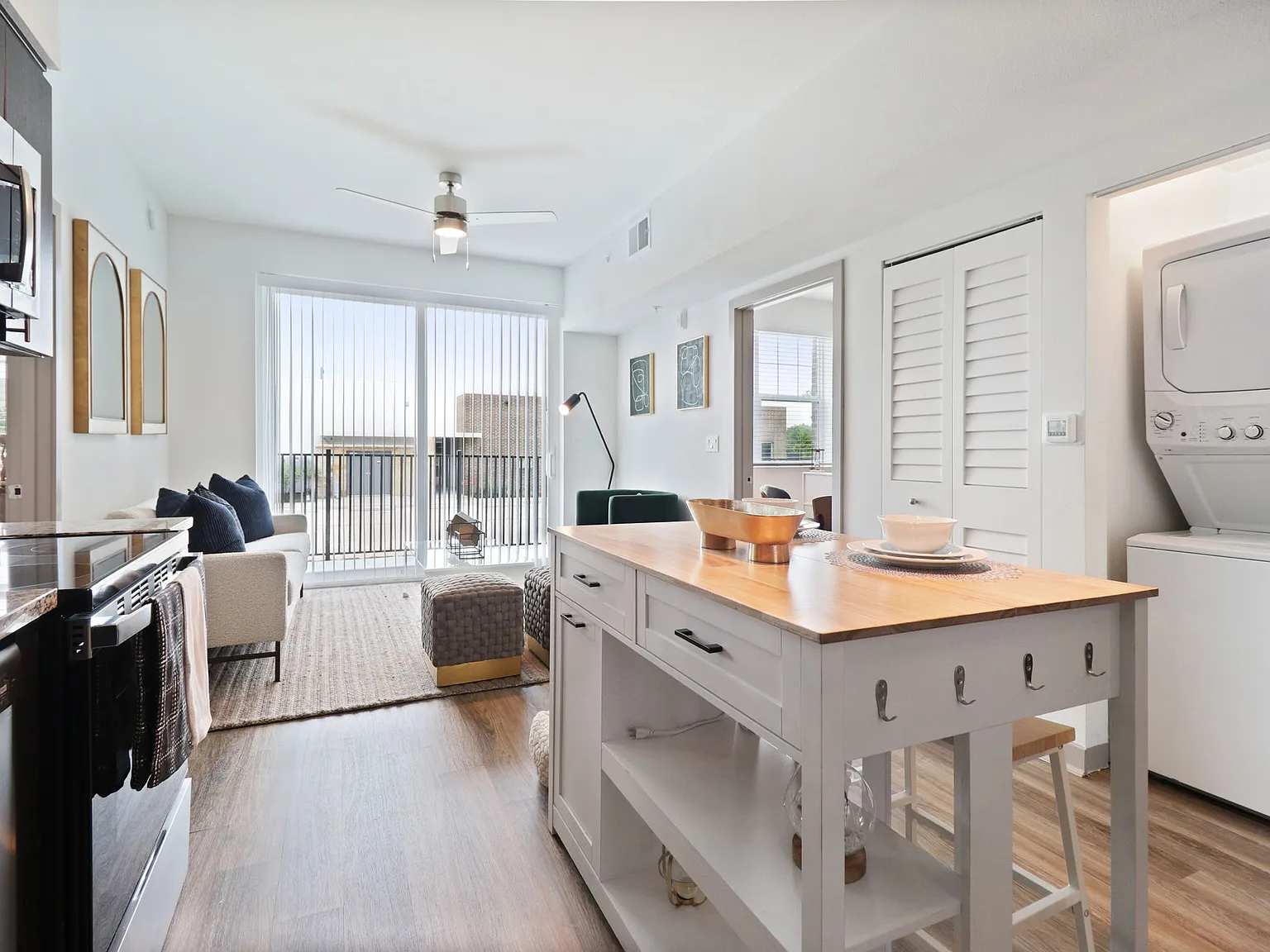 Remi West Dallas — Photo 2