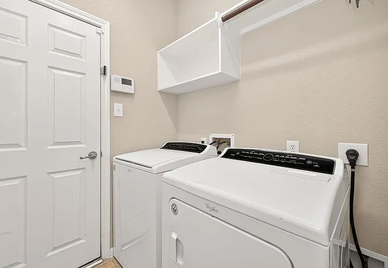 111 S Rocky Point Cir — Photo 20