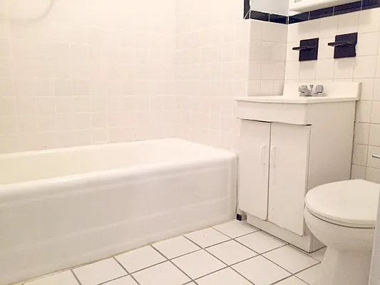 Rented by LIVING QUARTERS NY INC | media 8