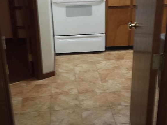 Entrance/Kitchen