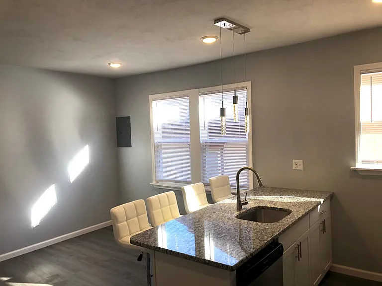 302 Oak St #3 — Photo 6