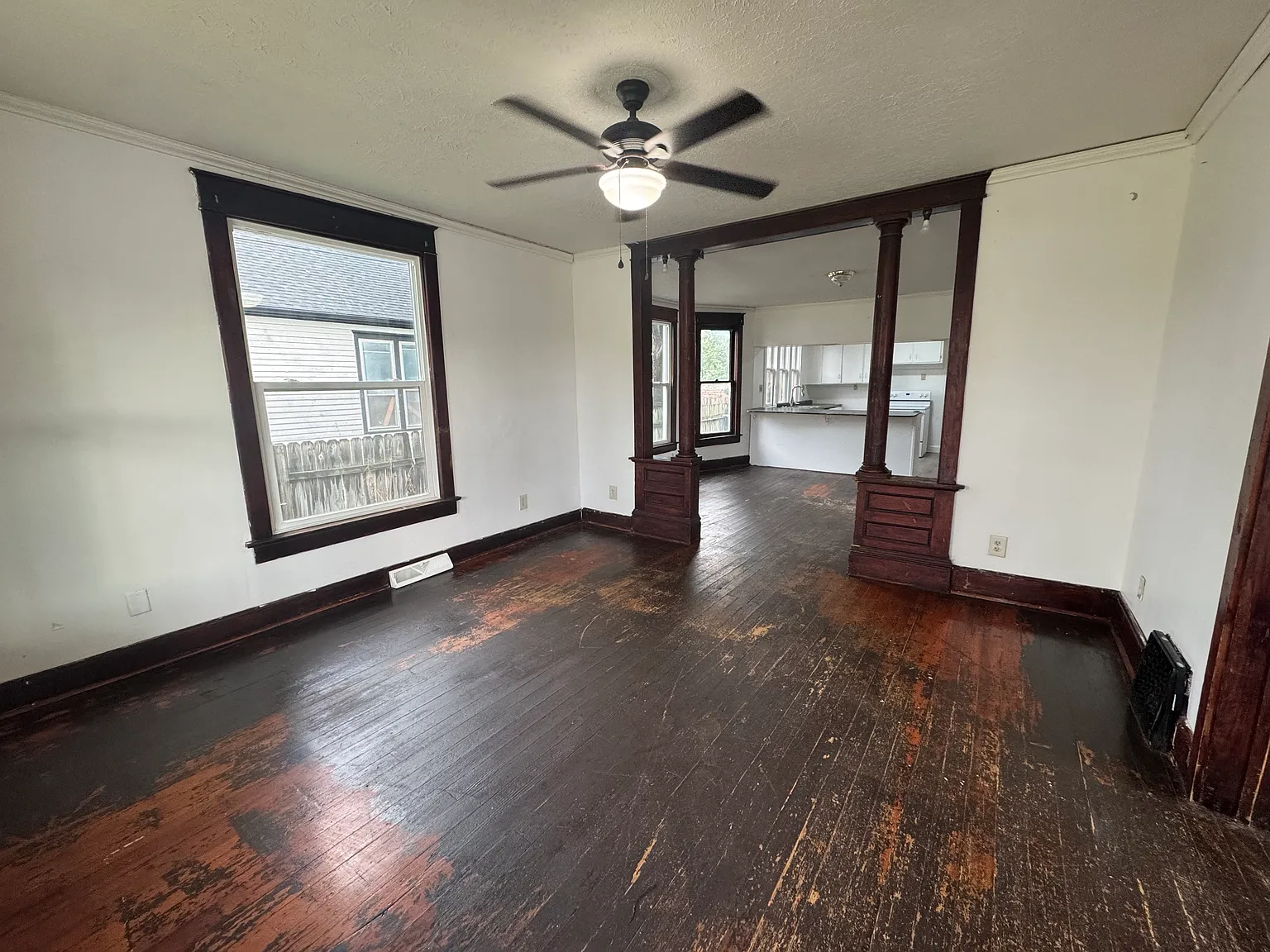 3 bed, 1408 sqft, $1,200 — Photo 2