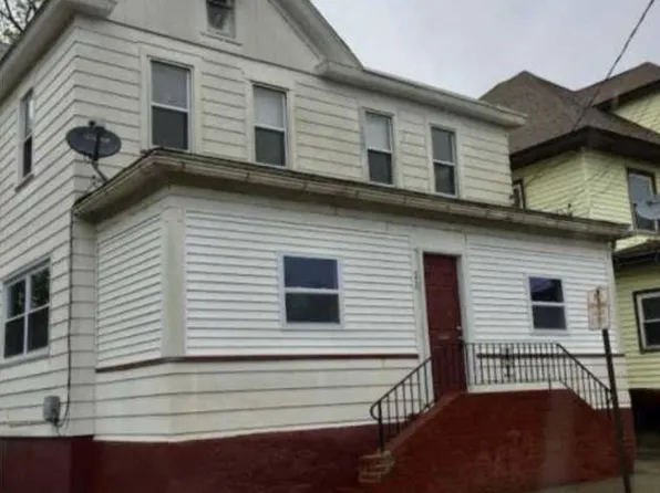 11 W Washington St, Paulsboro, NJ 08066