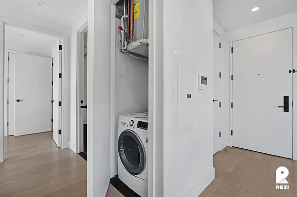 Rented by REZI | media 10