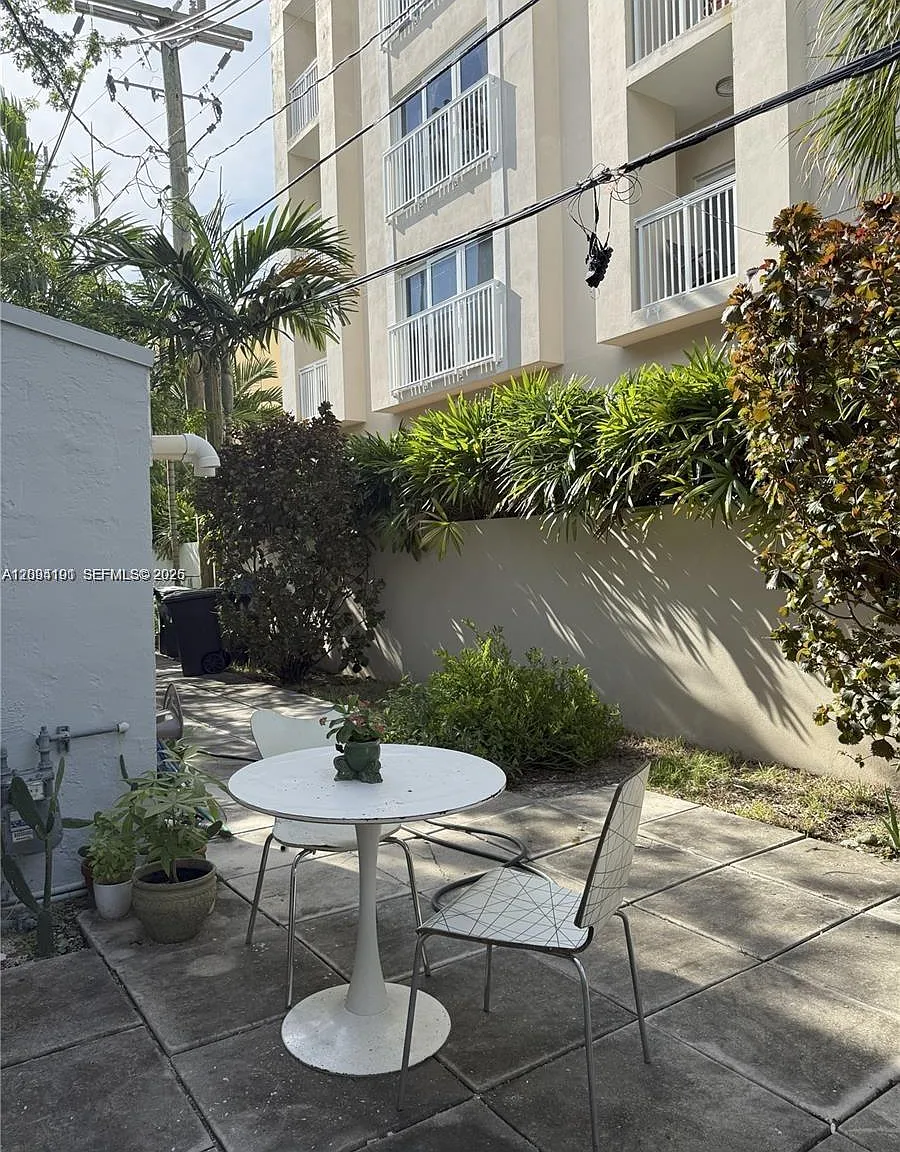 119 Menores Ave — Photo 2